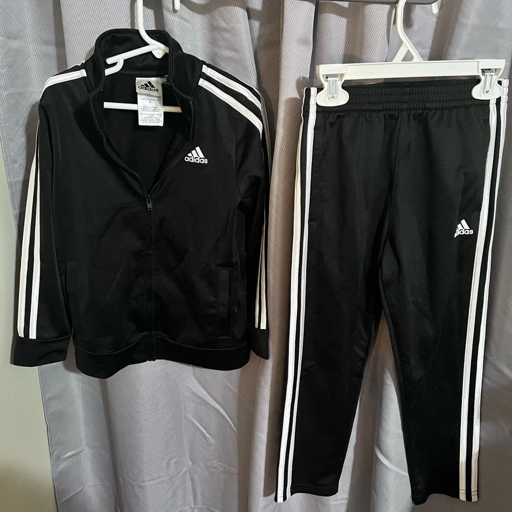 Boys Adidas Tracksuit - Picture 2 of 4